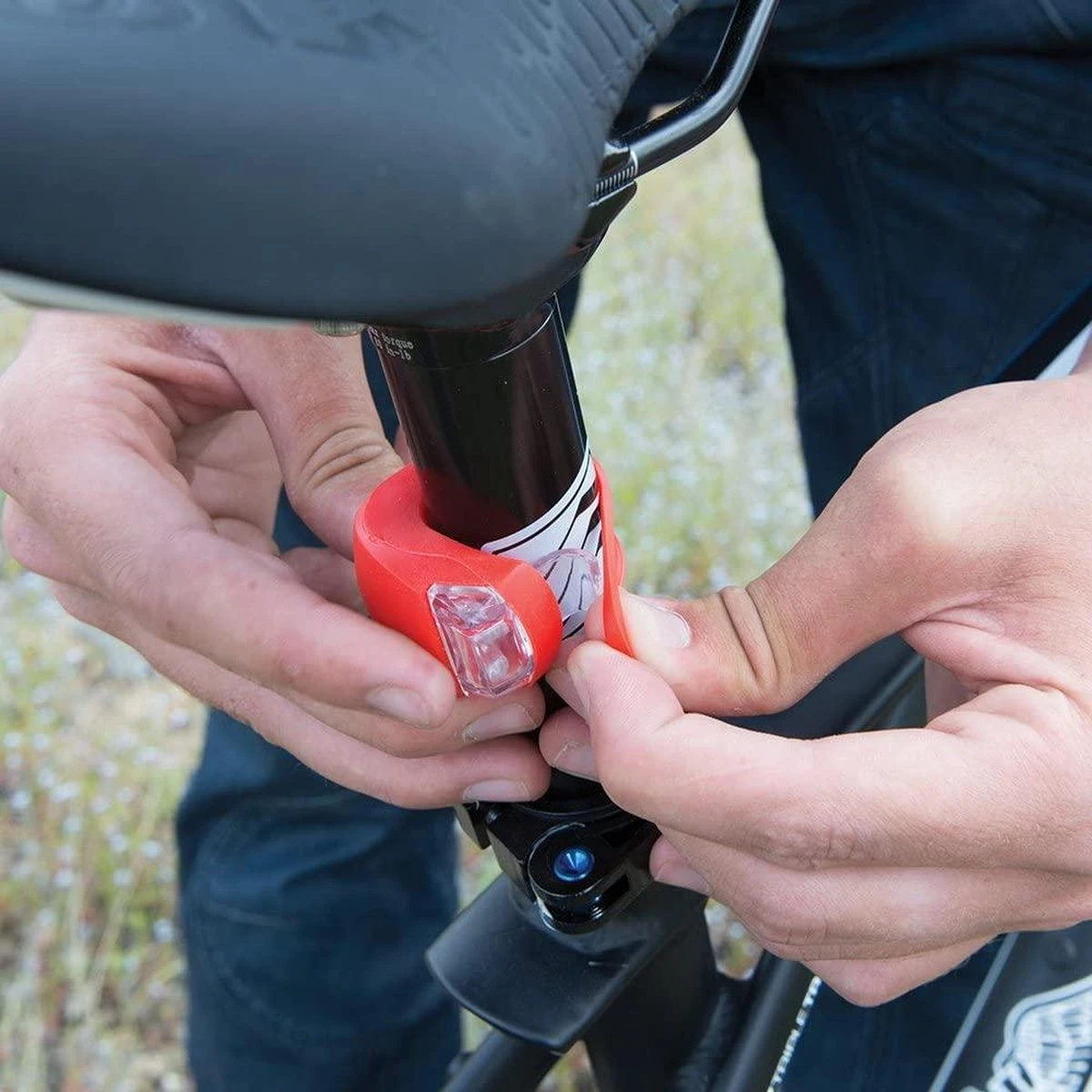 Merkloos Dutch Gadgets - Fietslampjes LED - Set Wit En Rood - Inclusief Batterijen - Afbeelding 6