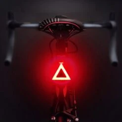 DESO® Fietslicht Achterlicht LED USB Oplaadbaar Helder Super Fel Driehoek - Achterlicht Voor Racefiets En MTB – Herkenningslicht