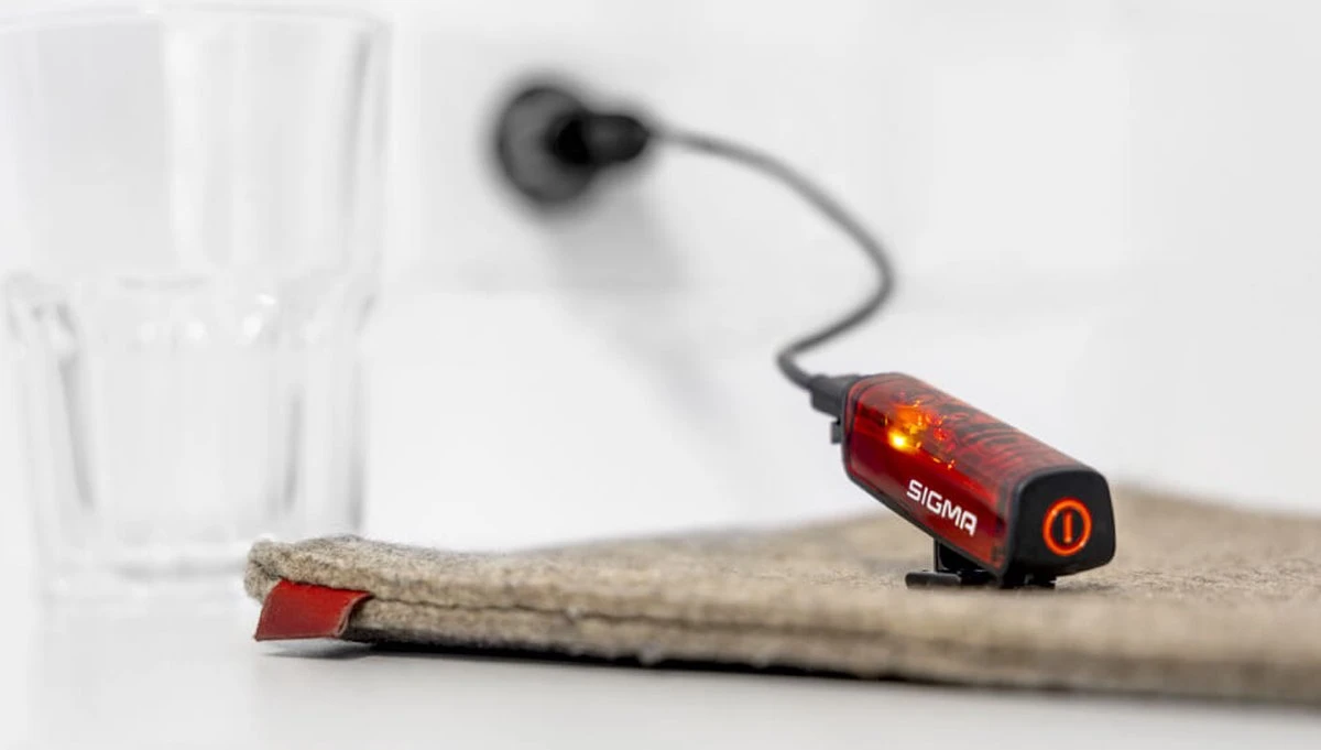 SIGMA SPORT Sigma Blaze USB Fietsachterlicht - Achterlicht Met Remlicht Functie - Oplaadbaar - Afbeelding 7